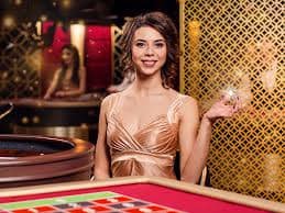 Filipino players browsing nustargane sports and casino categories on mobile